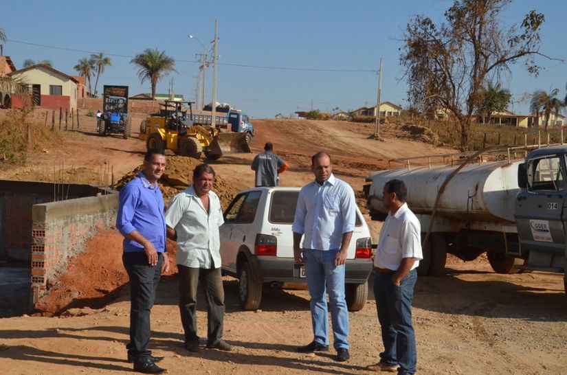 Vereadores visitam obras do prolongamento da avenida Rio Branco