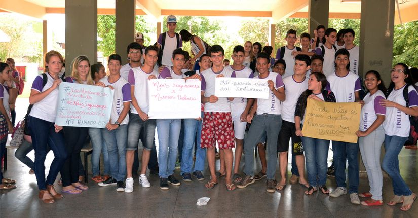 Alunos da Escola Pindorama protestam contra falta de segurança e cobram investimentos