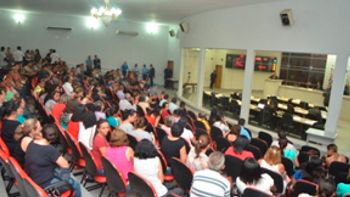 Câmara Municipal “gasta” em decoração e sistema de som, mas e o conteúdo?