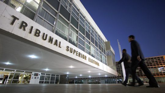 Candidatos ao segundo turno não podem ser presos a partir de hoje