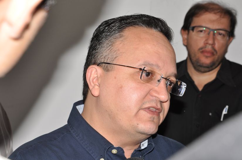 Bom senso: Após reação de aliados, Taques recua e adia anúncio de candidato a vice