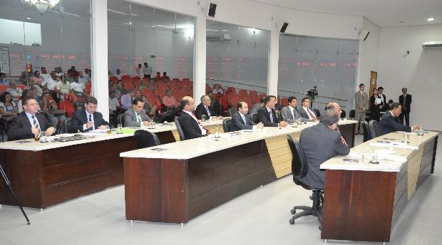 Câmara ignora MP e mantém negociação suspeita feita no ano passado pela Prefeitura