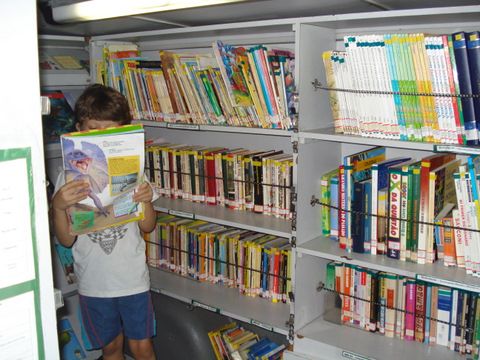 Projeto de lei propõe criação de biblioteca móvel para o município