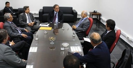 Membros do Pleno recebem futuro presidente do TRE