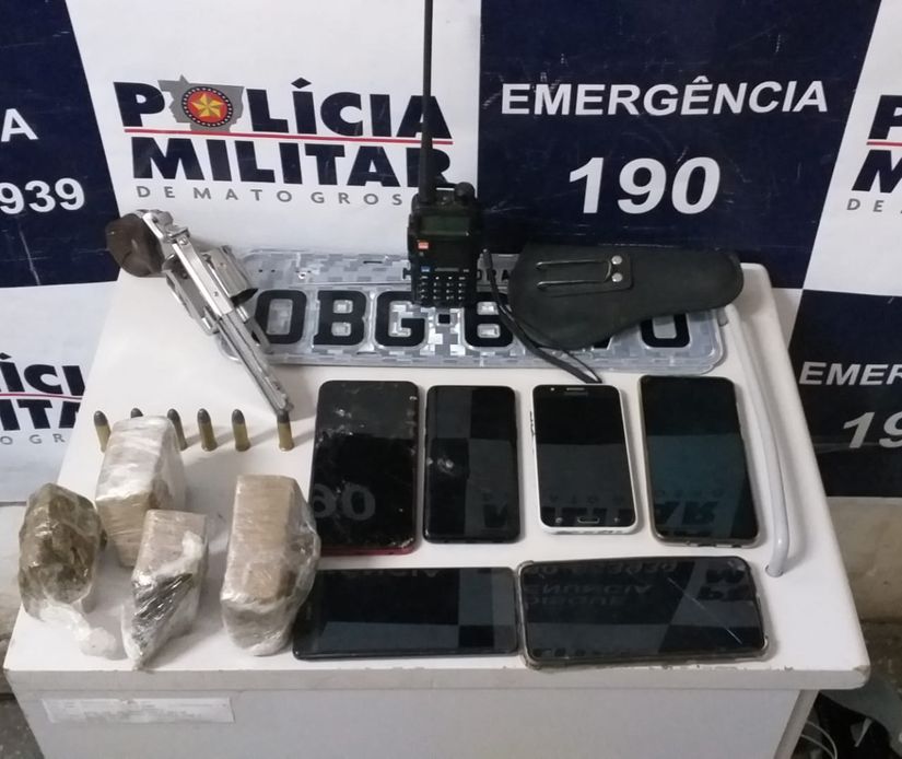 Material apreendido em posse de traficantes, em Cuiabá   Imagem: Divulgação / PM MT