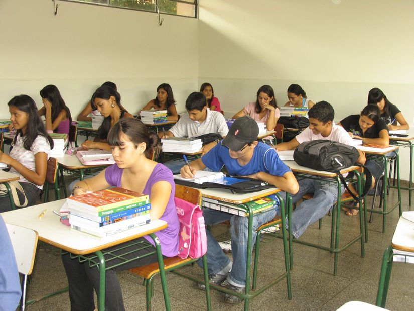Projeto de escola integral está em tramitação na AL