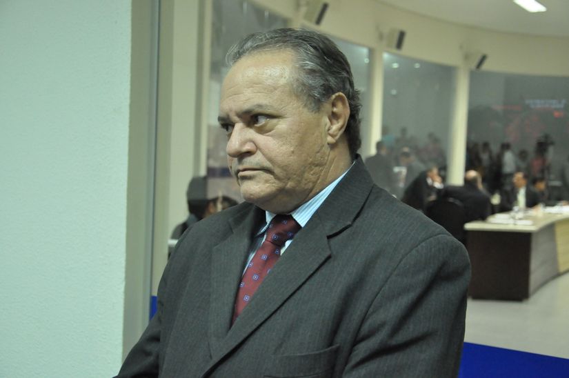 Vereadores do PMDB querem homenagear candidato a vereador assassinado em 2012