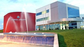 Deputado denuncia sumiço de R$ 380 mi do Governo do Estado