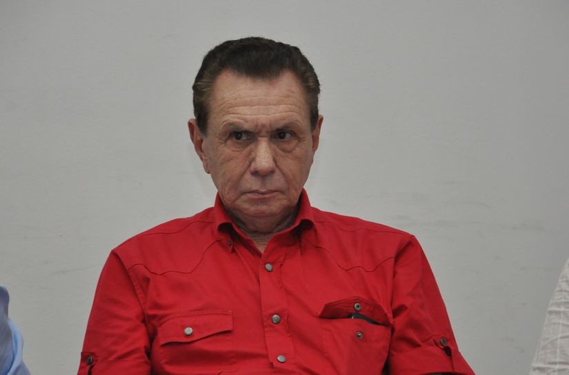 Vereadores criticam líder do PDT que chamou Bezerra de 'caduco'