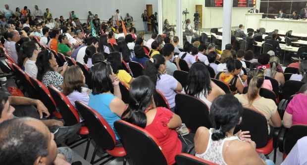 Câmara aprova 'Carta Aberta' cobrando retomada do diálogo entre Governo e professores