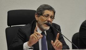 Depoimento de ex-presidente da Petrobras começa com pressão de oposicionistas