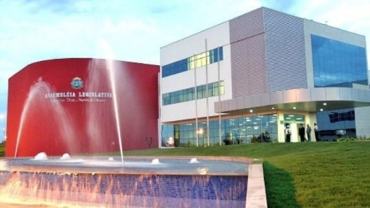 Vaga no TCE vira moeda de troca para eleição da mesa da ALMT