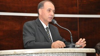 Forma e conteúdo: Vereador comete erros ao propor 'Dia da Mulher Evangélica'