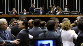 Deputados incluem voto facultativo na PEC da Reforma Política