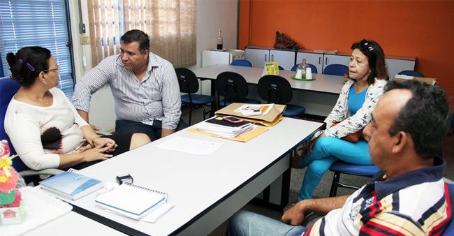 Em reunião com secretária e representantes da Sinfra, Reginaldo cobra linha dura com empreiteiras