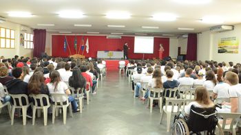 Escolas e universidades recebem projeto "Voto Consciente" em Rondonópolis