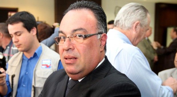 Deputados se preparam para votar pedido de cassação de André Vargas