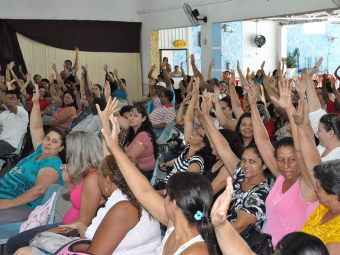 Servidores municipais da educação aprovam indicativo de greve