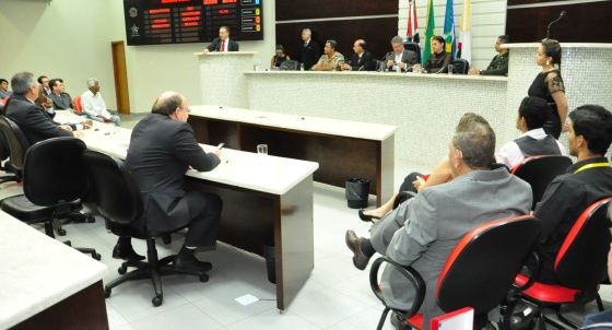 Atuação da bancada governista reforça suspeitas de negociações visando privatizar o Sanear