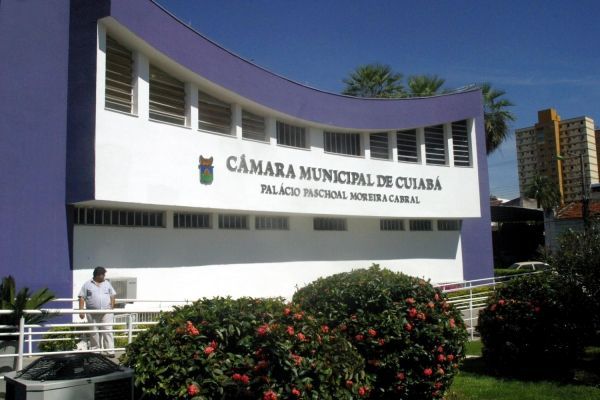 Câmara de Cuiabá move ação contra aumento de 25% no IPTU 