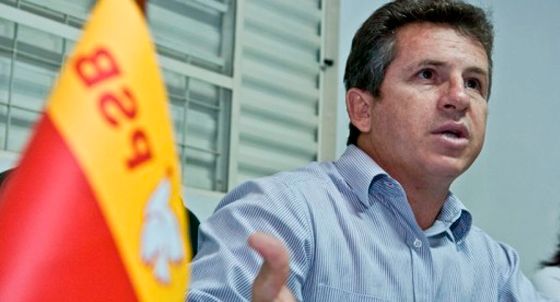 Mendes oficializa pré-candidatura, crítica atual gestão e segue sem vice