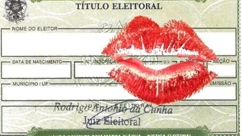Maioria entre eleitores, mulheres continuam tendo dificuldades para sustentar candidaturas