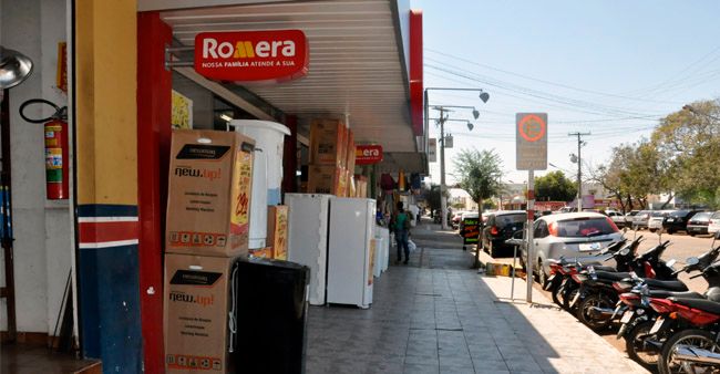 Projeto que visa padronizar fachadas de lojas e propagandas volta à pauta da Câmara