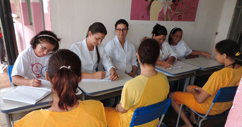Dois dias de exames e palestras marcam o “Outubro Rosa” na cadeia pública feminina