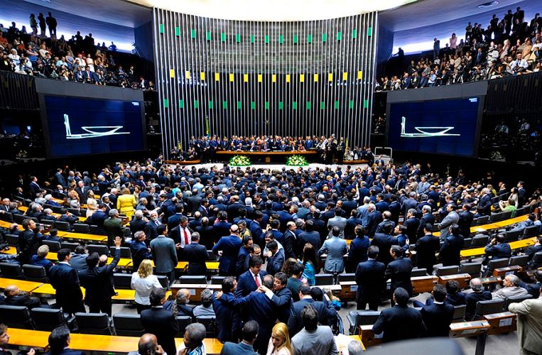 Comissão obriga telefônica a informar a utilização efetiva da franquia de minutos