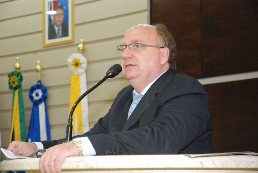 “Ele que cuide da Prefeitura”, diz líder do PMDB à Pátio