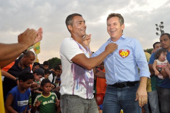 Romário declara seu apoio e diz que Mendes é o melhor para administrar Cuiabá