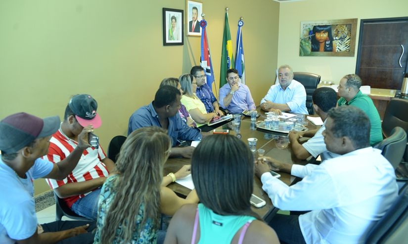 Infraestrutura e regularização fundiária, temas do encontro entre prefeito e presidentes de bairros