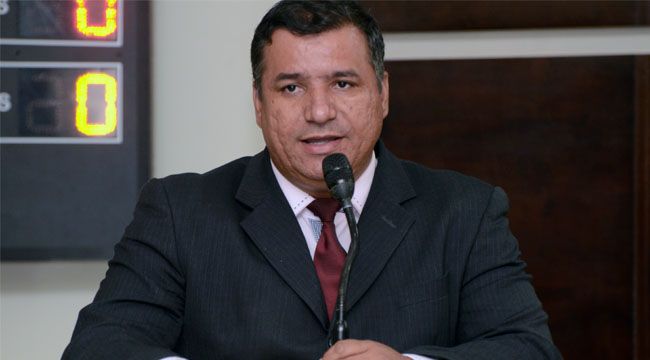 Reginaldo cobra definição do Executivo sobre URV de servidores