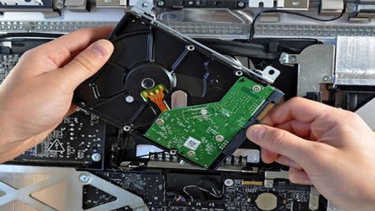 Depois do panfleto ‘fantasma’, Prefeitura troca HDs de computadores