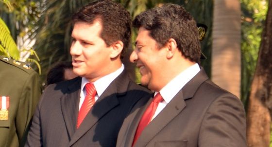 O Clone : Ananias e Bonotto repetem figurino e chamam a atenção