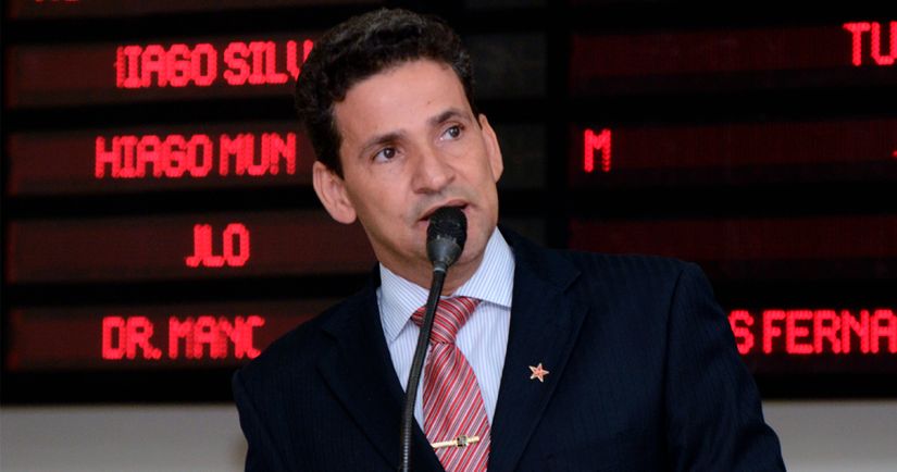 Mauro Campos pede afastamento por 121 dias