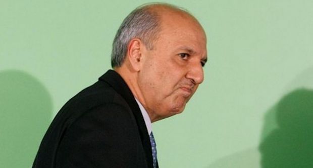 Barrado pelo TSE, Arruda também desiste da disputa ao governo no DF