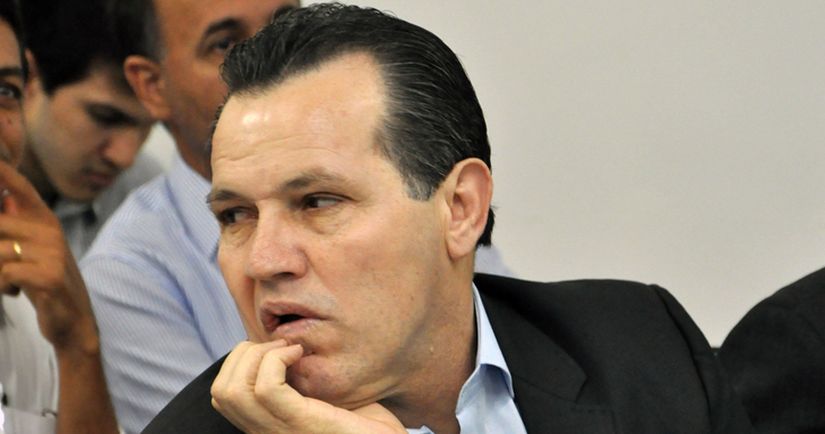 Silval e seu super-salário