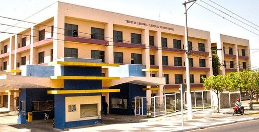 Mais de 200 vereadores e 13 prefeitos disputam a reeleição