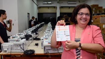 Justiça Eleitoral realiza carga e lacre de urnas eletrônicas em Rondonópolis