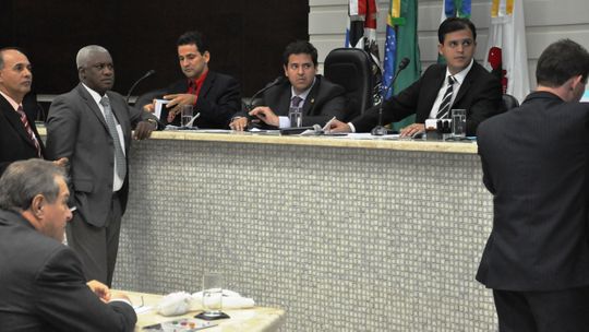 Projeto de resolução que visa antecipar eleição da Mesa Diretora entra em tramitação na Câmara