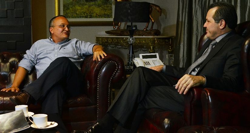 Taques oficializa Pivetta como coordenador da equipe de transição e pede informações sobre o Governo