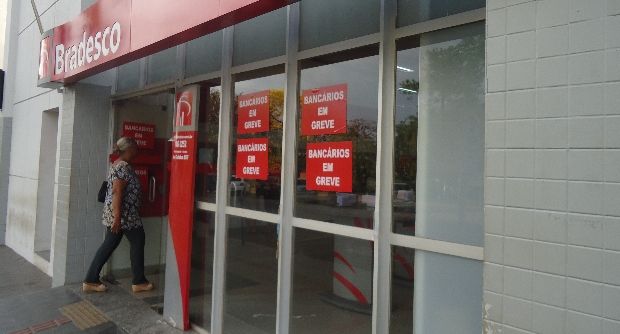 Greve dos bancários segue por tempo indeterminado em Rondonópolis