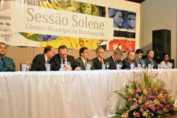 Ultima sessão solene de 2011 da Câmara Municipal entregou títulos de cidadão rondonópolitano 