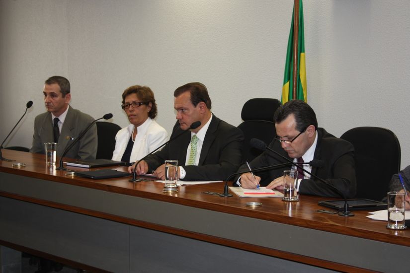 Bancada federal e governo se reúnem para definir emendas