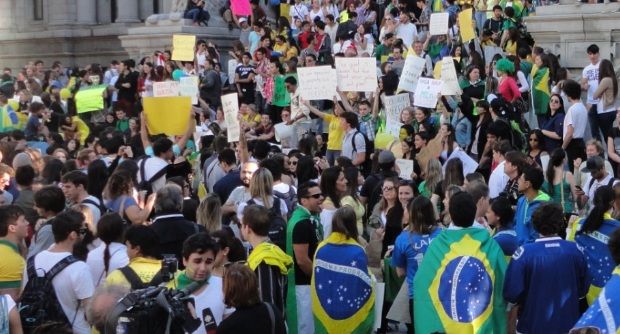 Iceberg: Queda de Dilma aponta tendência de descrédito contra toda classe política