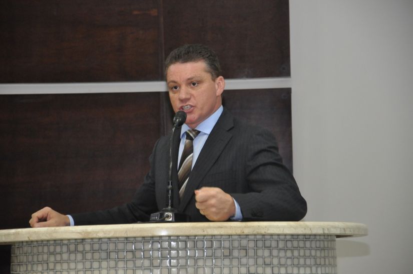 Vanzeli denuncia tentativa de fraude em seletivo da prefeitura e cobra providências