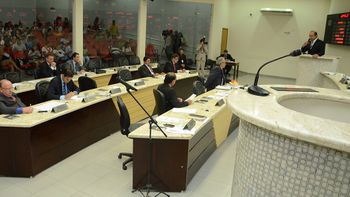 Vereadores desconversam, mas já estão articulando possíveis trocas de partidos 