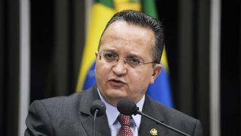 Taques e PDT se manifestam sobre ação violenta da PM contra estudantes da UFMT