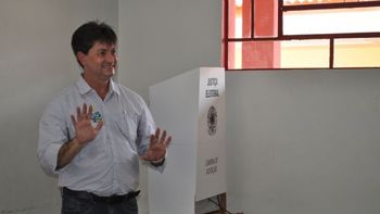 Com 23% de rejeição, Carlos Brito vota e diz que não irá comentar a falta de apoio na campanha